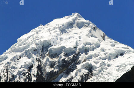 Picco di montagna nella Cordillera Blanca, Perù Foto Stock