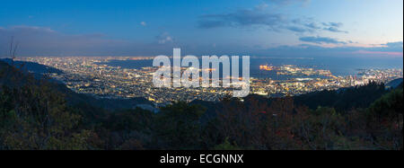 Porto di Kobe vista notturna da Kobe Maya di montagna. Foto Stock