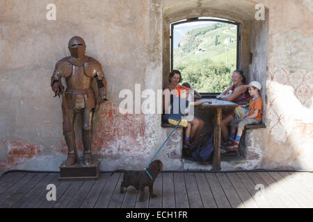 Cavaliere del corazza a Castel Roncolo Foto Stock