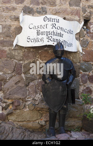 Cavaliere del corazza a Castel Roncolo Foto Stock