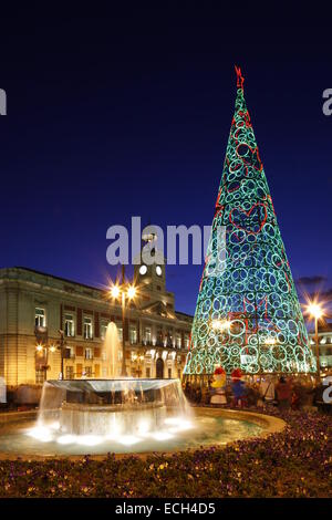 Albero di Natale, Plaza de la Puerta del Sol di Madrid, Spagna Foto Stock
