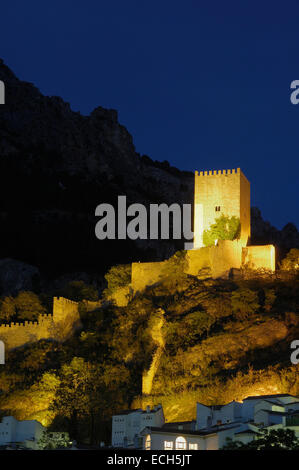 Yedra castello nel villaggio di Cazorla, Sierra de Cazorla Segura y Las Villas parco naturale, provincia di Jaén, Andalusia, Spagna, Europa Foto Stock