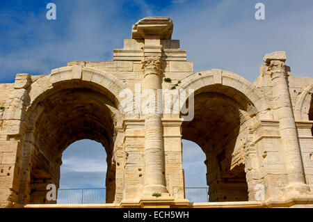Anfiteatro romano, Les Arènes, Arles, Bouches du Rhone, Provence, Francia Foto Stock