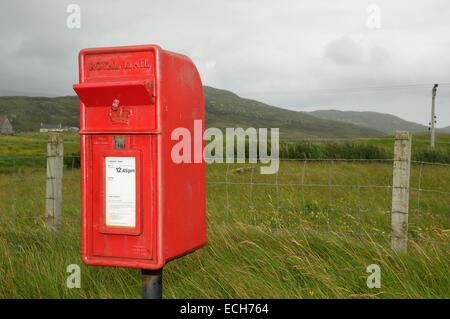 La postazione remota montata Letter Box con Storm lembo sud Uist, Ebridi Esterne Foto Stock