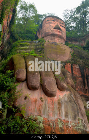 Leshan (Cina) e la statua del Buddha più grande del mondo