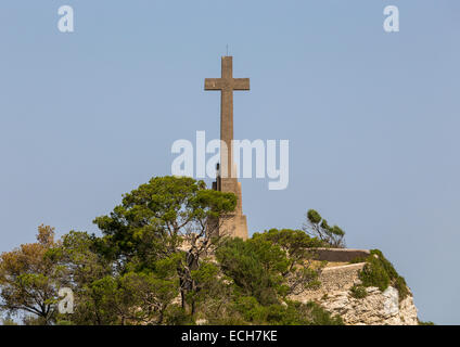 Creu d'Es Picot, alta croce di pietra al Santuari de Sant Salvador, Santuario di Sant Salvador, vicino a Felanitx, Maiorca Foto Stock