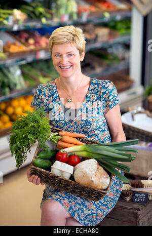 Il cibo migliore azienda supermaket organico in San Werburgh, Bristol REGNO UNITO - Lucy Gatward, Marketing Manager 2014 Foto Stock