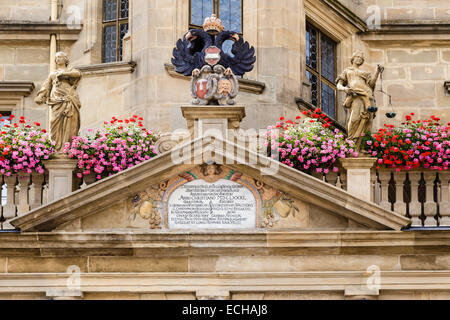 Close up di stemmi sul Palazzo Comunale, Rothenburg ob der Tauber, Germania Foto Stock