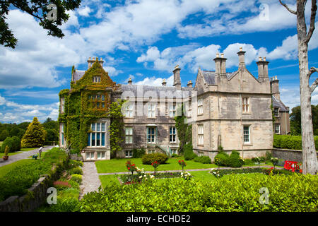 Muckross House e giardini, Parco Nazionale di Killarney, nella contea di Kerry, Irlanda. Foto Stock