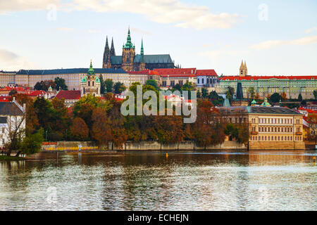 Vecchia Praga panoramica al tramonto Foto Stock