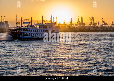 Tramonto, Nord vedere, Amburgo, porta, Sun, barca, giallo, Louisiana, gru, mercato del pesce, acqua, pomeriggio, luminoso, crociera, Linda Lynch Foto Stock