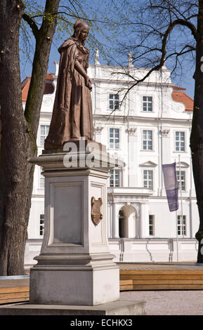 L'Europa, Germania, Brandeburgo, Oranienburg, Oranienburg Palace, statua del Electress Louise Henriette Foto Stock