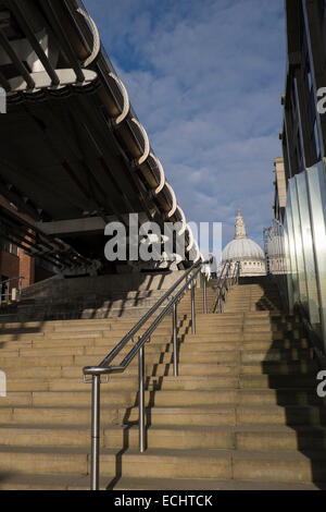 Vista generale immagini di e intorno la Cattedrale di San Paolo a Londra, Regno Unito Foto Stock