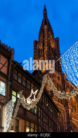 Francia, Bas Rhin, Strasburgo, Kemmerzel house e Cattedrale di Rue des Orfevres Foto Stock