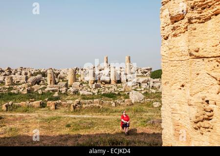 L'Italia, sicilia, Selinunte, il parco archeologico della antica città greca, le rovine della F e G tempio Foto Stock