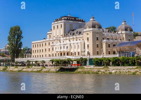 Repubblica di Macedonia Skopje, Carsija district, sulla riva sinistra del fiume Vardar, Macedonian Opera e Balletto Foto Stock