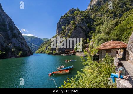 Repubblica di Macedonia, Sarai, il lago e il canyon di Matka, alimentato dal fiume Treska Foto Stock