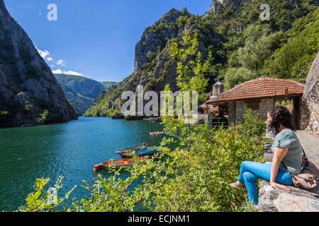 Repubblica di Macedonia, Sarai, il lago e il canyon di Matka, alimentato dal fiume Treska Foto Stock