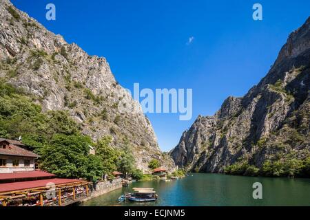 Repubblica di Macedonia, Sarai, il lago e il canyon di Matka, alimentato dal fiume Treska Foto Stock