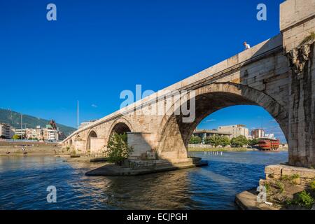 Repubblica di Macedonia Skopje, Centro citta', il ponte di pietra Foto Stock