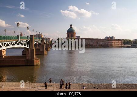 Francia, Haute Garonne, Toulouse, Saint Pierre bridge, Saint Joseph de la tomba hopital Foto Stock