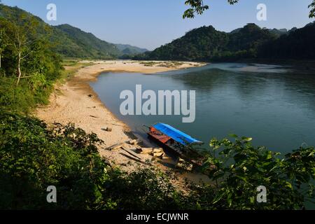 Il Vietnam, Lao Cai provincia, vicino a Bac Ha, villaggio thailandese di etnia fiume Chay Foto Stock