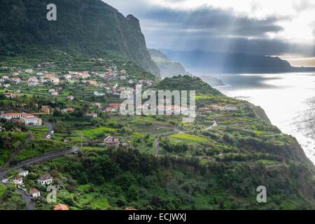 Il Portogallo, l'isola di Madeira, Sao Jorge sulla costa nord Foto Stock