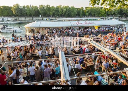 Francia, Parigi, zona elencata come patrimonio mondiale dall UNESCO, il nuovo Berges sul Quai d'Orsay e la chiatta Rosa Bonheur sur Seine Foto Stock