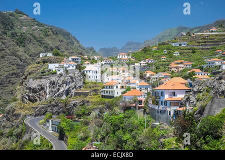 Il Portogallo, l'isola di Madeira, south coast, sopra la Ribeira Brava Foto Stock