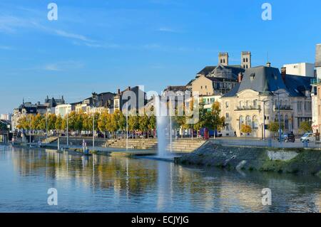 Francia, Meuse, Verdun, il Quai de Londres e la cattedrale in background Foto Stock