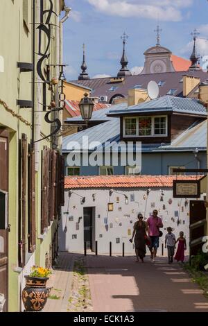 La Lituania (paesi baltici), Vilnius, centro storico elencati come patrimonio mondiale dall UNESCO, il nome della strada Literatu (strada del Mens di lettere) risale alla prima metà del secolo XIX in Adam Mickiewicz di onore, opere d'arte sono dedicati ad entrambi Foto Stock