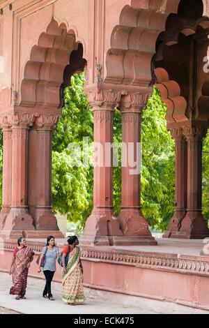 India, Nuova Delhi, Red Fort, il palazzo fortificato di Shahjahanabad è una fortezza del diciassettesimo secolo architettura di Mughal elencati come patrimonio mondiale dall' UNESCO, Diwan-i-AM (Sala dell'udienza) pietra arenaria rossa Foto Stock