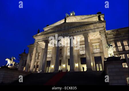 Germania, Berlino, quartiere Mitte, Gendarmenmarkt, il teatro Schauspielhaus (Konzerthaus) Foto Stock