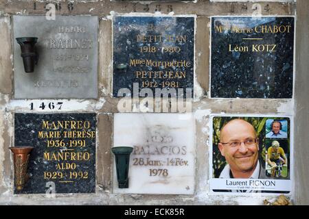 Francia, Parigi, il cimitero di Pere-Lachaise, Columbarium stele, Laurent Fignon Foto Stock
