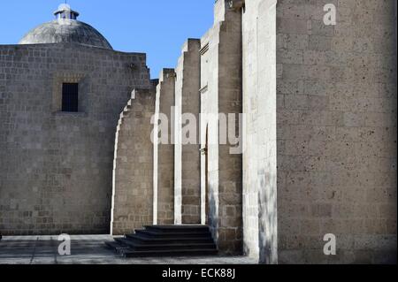 Il Perù, Provincia di Arequipa, Arequipa, centro storico sono classificati come patrimonio mondiale dall'UNESCO, la chiesa di San Francisco Foto Stock