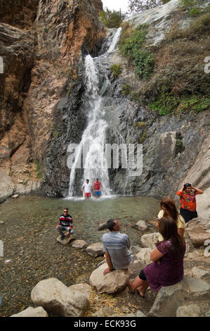 Vista verticale delle cascate a Setti Fatma in Alto Atlante Mountain Range in Marocco. Foto Stock