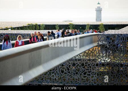 Francia, Bouches du Rhone, Marsiglia, area euromediterranea, MuCEM museo della civiltà in Europa e nel Mediterraneo R. Ricciotti e R. Charta architetti Foto Stock