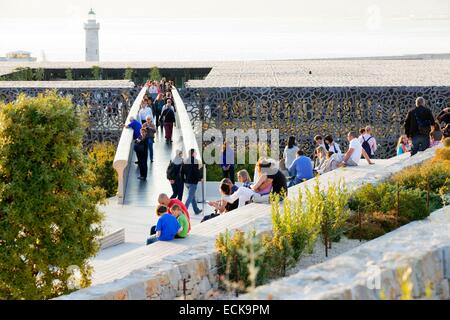 Francia, Bouches du Rhone, Marsiglia, area euromediterranea, giardino migration, gateway MuCEM museo della civiltà in Europa e nel Mediterraneo R. Ricciotti e R. Charta architetti Foto Stock
