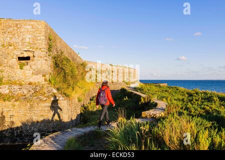 Francia, Manche, Cotentin, Saint Vaast La Hougue, La Hougue fortezza costruita da Vauban, classificato come patrimonio mondiale dall' UNESCO Foto Stock
