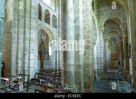 Francia, Allier, Chatel-Montagne, chiesa romanica di Notre-dame, Montagne Bourbonnaise Foto Stock