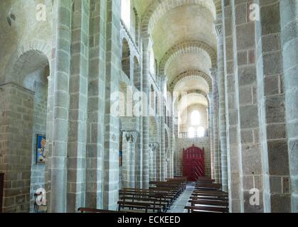 Francia, Allier, Chatel-Montagne, chiesa romanica di Notre-dame, Montagne Bourbonnaise Foto Stock