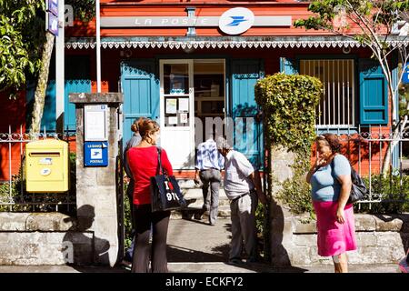 Reunion, il Parc National de la Reunion Reunion (Parco Nazionale), il Cirque de Salazie, classificato come patrimonio mondiale dall UNESCO, Hell Bourg, denominata Les Plus Beaux Villages de France (i più bei villaggi di Francia), cityscape, gruppo di persone che ho Foto Stock