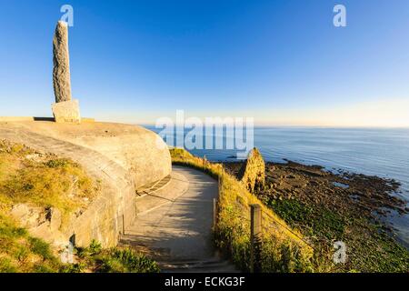 Francia, Calvados, Cricqueville en bessin, Pointe du Hoc, parte di sbarco in Normandia il 6 giugno 1944, american rangers memorial Foto Stock