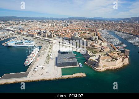 Francia, Bouches du Rhone, Marsiglia, area euromediterranee, ingresso Vieux Port, J4 Esplanade, MuCEM, Musee des civiltà de l'Europe et de la Mediterranée R. Ricciotti et R. Charta architectes, Le Jardin des migrations dans Fort Saint Jean storico Foto Stock