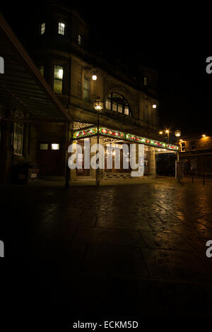 Il Buxton Opera House di notte. Foto Stock