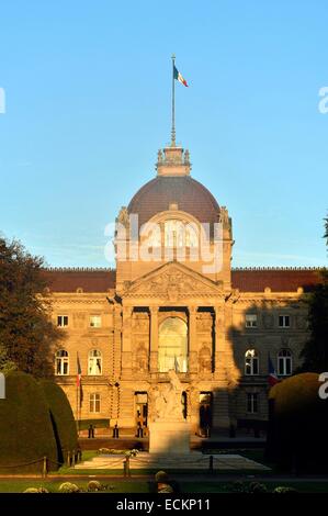 Francia, Bas Rhin, Strasburgo, Place de la Republique con Strasburgo Teatro Nazionale Foto Stock