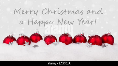 Inglese scheda di natale con rosso albero di natale sfere Foto Stock