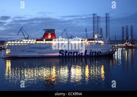 Gdynia, Polonia 16th, dic. 2014 Scene presso il cantiere navale a Gdynia. Stena Line traghetto va a Gdynia Ferry Terminal Credit: Michal Fludra/Alamy Live News Foto Stock