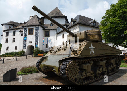Sherman serbatoio presso il Château de Clervaux, Lussemburgo Foto Stock