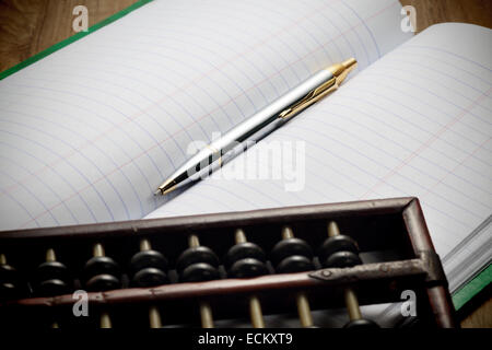 I revisori dei conti era prima del sistema digitale. Foto Stock